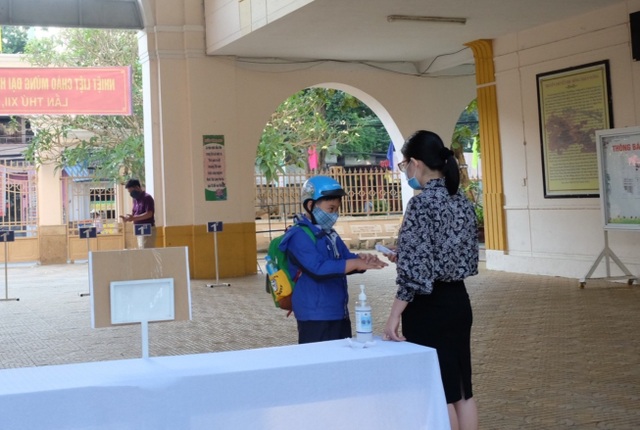 Đà Nẵng: Trang bị cả máy rửa tay sát khuẩn tự động cho giáo viên, học sinh - 3 Đà Nẵng: Trang bị cả máy rửa tay sát khuẩn tự động cho giáo viên, học sinh - 3