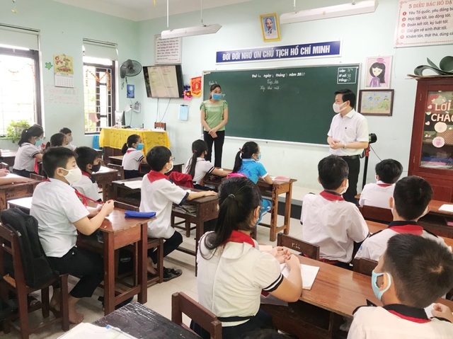 Đà Nẵng: Trang bị cả máy rửa tay sát khuẩn tự động cho giáo viên, học sinh - 9 Đà Nẵng: Trang bị cả máy rửa tay sát khuẩn tự động cho giáo viên, học sinh - 9