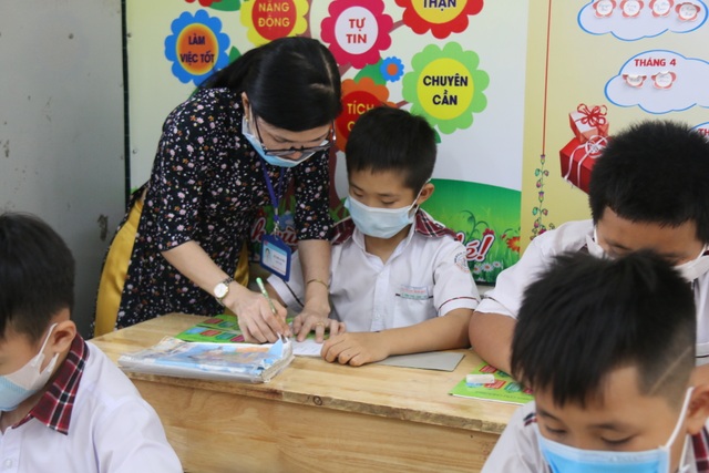Học sinh trở lại lớp, nhiều trường lo lắng vì trò quên kiến thức - 3 Học sinh trở lại lớp, nhiều trường lo lắng vì trò quên kiến thức - 3