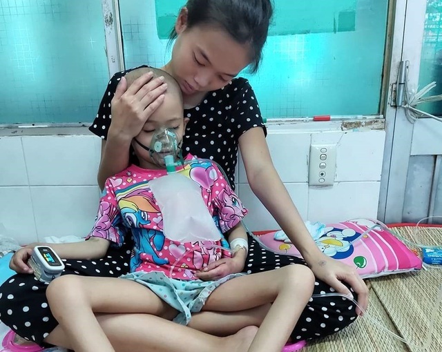 Bạn đọc Dân trí giúp bé gái 6 tuổi bị bệnh ung thư hơn 120 triệu đồng - 3 Bạn đọc Dân trí giúp bé gái 6 tuổi bị bệnh ung thư hơn 120 triệu đồng - 3