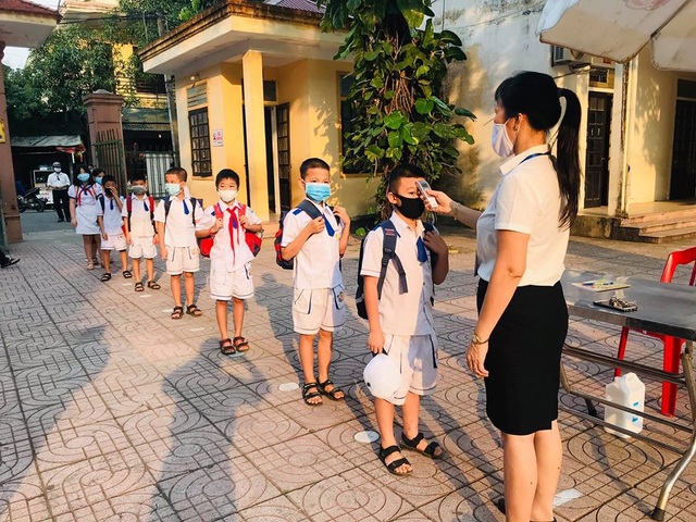 Nghệ An “loay hoay” với giãn cách học sinh - 5 Nghệ An “loay hoay” với giãn cách học sinh - 5