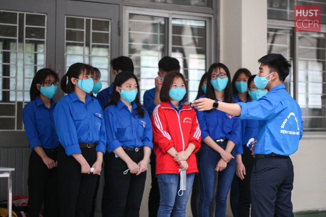 ĐH Bách khoa HN vạch sơ đồ chỗ ngồi cho SV, giãn cách 1,5m khi tiếp xúc - 4 ĐH Bách khoa HN vạch sơ đồ chỗ ngồi cho SV, giãn cách 1,5m khi tiếp xúc - 4