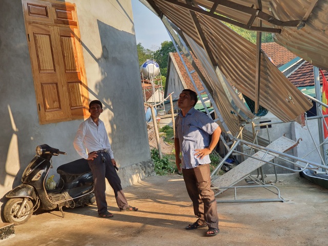 Near a tornado that devastates the village of Nghe Nghe - 4 Near a tornado that devastates the village of Nghe Nghe - 4