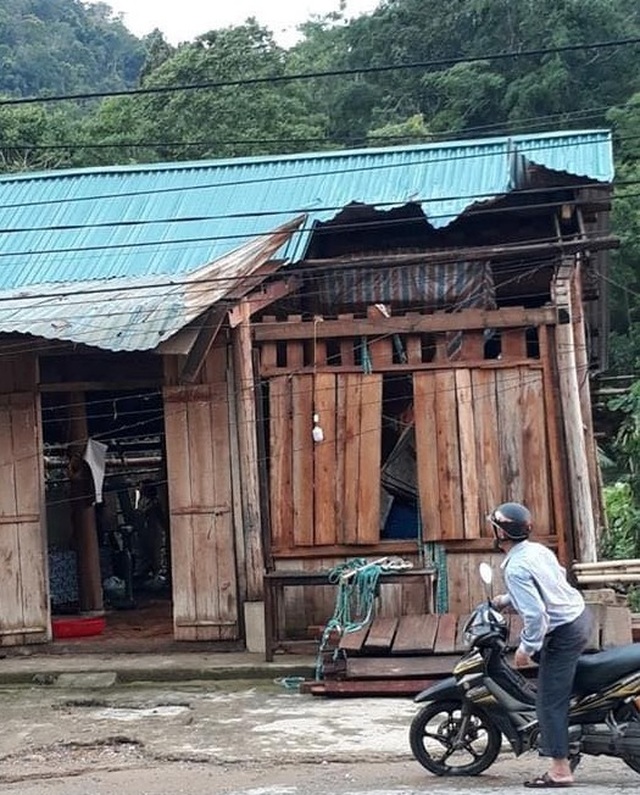 Near a tornado that devastates the village of Nghe Nghe - 15 Near a tornado that devastates the village of Nghe Nghe - 15