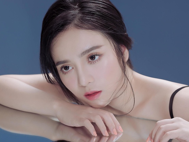 Nữ MC đậm nét ngây thơ gây sốt mạng - 2 Nữ MC đậm nét ngây thơ gây sốt mạng - 2