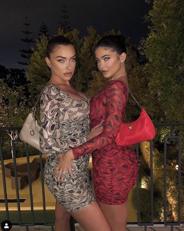 Bạn thân của Kylie Jenner tung ảnh gợi cảm - 9 Bạn thân của Kylie Jenner tung ảnh gợi cảm - 9