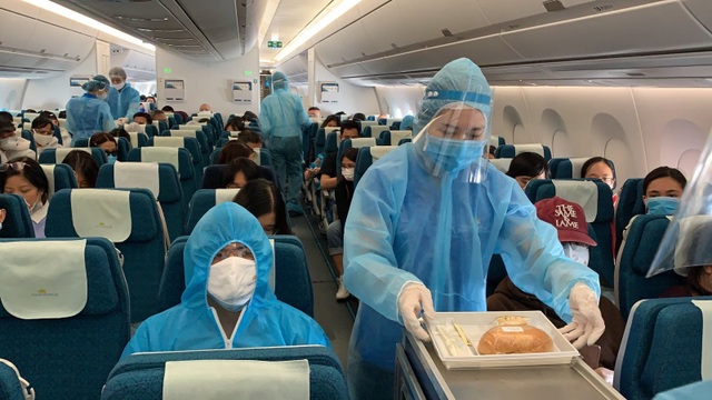 Hàng không quốc gia đưa hơn 200 người Việt từ vùng dịch Pháp về nước - 2 Hàng không quốc gia đưa hơn 200 người Việt từ vùng dịch Pháp về nước - 2