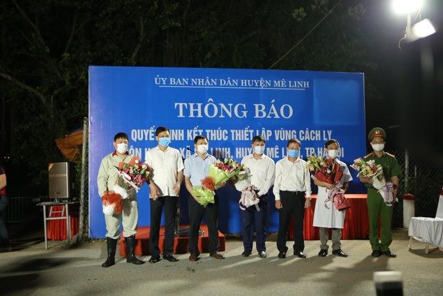 Time to remove fences in Ha Loi isolation area - 1