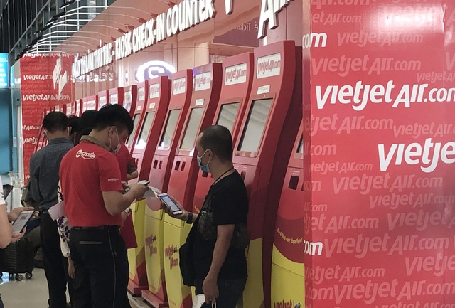 Hàng không đã qua “đỉnh dịch”? - 2 Hàng không đã qua “đỉnh dịch”? - 2