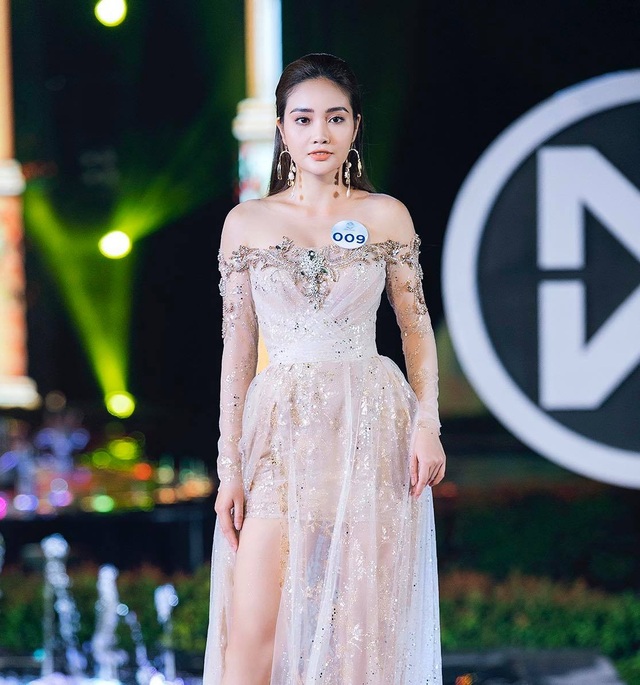 Ngắm 9X chân dài, gợi cảm gia nhập câu lạc bộ bạn gái cầu thủ - 10 Ngắm 9X chân dài, gợi cảm gia nhập câu lạc bộ bạn gái cầu thủ - 10