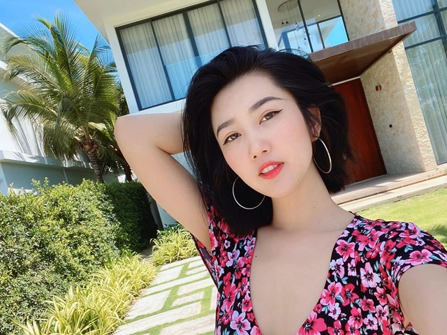 Diễn viên Thuý Ngân khoe dáng quyến rũ với bikini bên bãi biển - 13 Diễn viên Thuý Ngân khoe dáng quyến rũ với bikini bên bãi biển - 13