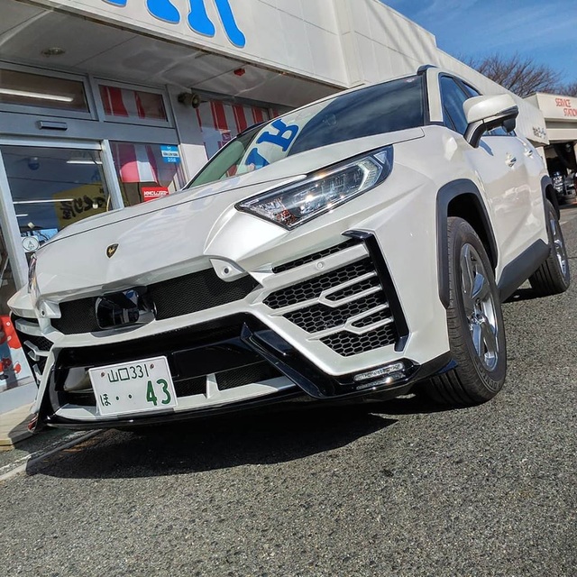 Độ xe Toyota thành Lamborghini Urus - 1