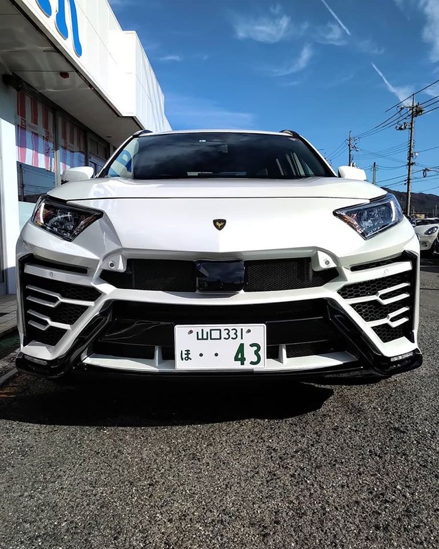 Độ xe Toyota thành Lamborghini Urus | Báo Dân trí