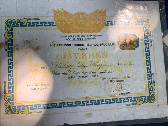 Hoàng Thùy tiết lộ từng nhảy xe khách, bán hàng rong trong 10 năm - 5 Hoàng Thùy tiết lộ từng nhảy xe khách, bán hàng rong trong 10 năm - 5