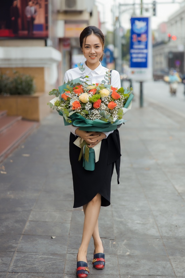 Bạn gái chúc mừng NSND Công Lý lên chức Phó Giám đốc Nhà hát Kịch Hà Nội - 6 Bạn gái chúc mừng NSND Công Lý lên chức Phó Giám đốc Nhà hát Kịch Hà Nội - 6