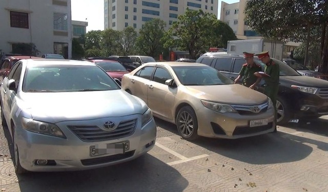 Phát hiện, thu giữ 10 xe ô tô tiền tỷ nhập lậu từ Lào về Việt Nam - 1 Phát hiện, thu giữ 10 xe ô tô tiền tỷ nhập lậu từ Lào về Việt Nam - 1