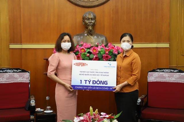Tân Á Đại Thành và Dupont trao quà trị giá 1 tỷ đồng chống Covid19 - 1 Tân Á Đại Thành và Dupont trao quà trị giá 1 tỷ đồng chống Covid19 - 1