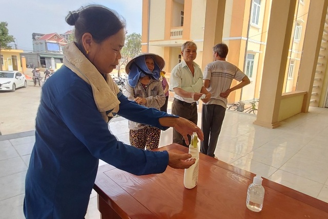 Thanh Hóa bắt đầu chi trả cho 3 nhóm đối tượng khó khăn vì Covid-19 - 2 Thanh Hóa bắt đầu chi trả cho 3 nhóm đối tượng khó khăn vì Covid-19 - 2