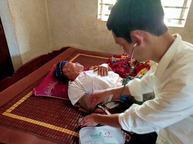 Cha mẹ già ngất lịm nhận tin con chết thảm tại Nhật Bản - 3 Cha mẹ già ngất lịm nhận tin con chết thảm tại Nhật Bản - 3