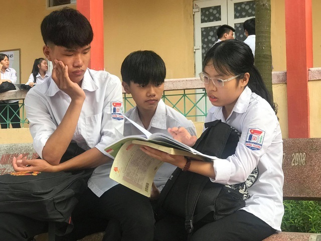 Thi tốt nghiệp THPT 2020: Giáo viên, học sinh ôn tập “nước rút” - 1