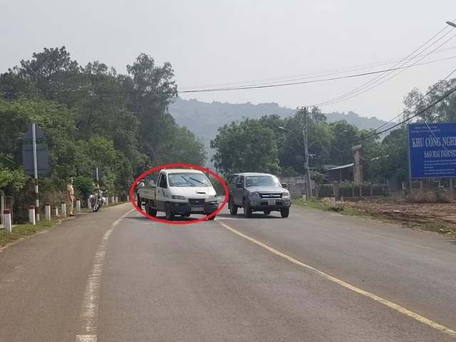 Lĩnh gần 10 năm tù vì trốn đo thân nhiệt rồi làm đủ trò loạn - 2 Lĩnh gần 10 năm tù vì trốn đo thân nhiệt rồi làm đủ trò loạn - 2