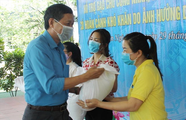 Hải Phòng: Hỗ trợ lao động nữ mang thai mất việc do dịch Covid-19 - 3 Hải Phòng: Hỗ trợ lao động nữ mang thai mất việc do dịch Covid-19 - 3