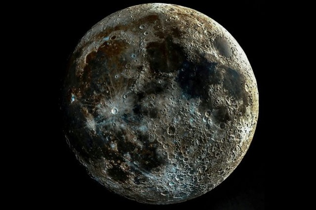 Bức ảnh “siêu thực” của bề mặt Mặt Trăng - 1