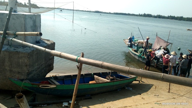 Turn of the boat, 5 missing persons in the Thu Bon river: 3 poetic children lost when their father - 8