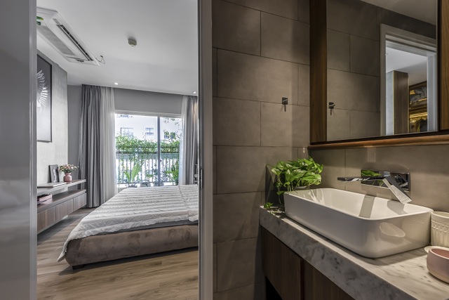Căn hộ 100m2 ở Sài Gòn như rộng ra gấp đôi nhờ độc chiêu thiết kế không ngờ - 9 Căn hộ 100m2 ở Sài Gòn như rộng ra gấp đôi nhờ độc chiêu thiết kế không ngờ - 9