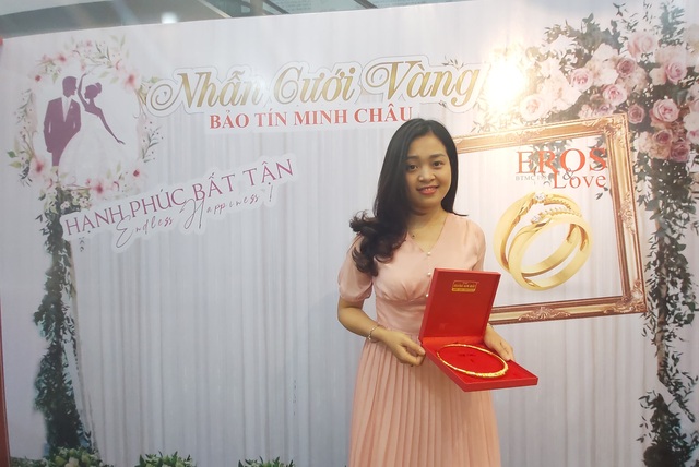 Mua trang sức cưới Bảo Tín Minh Châu trúng thưởng gấp 4 lần giá trị - 1 Mua trang sức cưới Bảo Tín Minh Châu trúng thưởng gấp 4 lần giá trị - 1