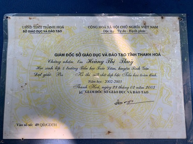 Đời tư gây chú ý của NSND Công Lý, Hoa hậu H’Hen Niê - 17 Đời tư gây chú ý của NSND Công Lý, Hoa hậu H’Hen Niê - 17