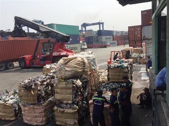 Yêu cầu “trục xuất” 1.100 container phế liệu ra khỏi lãnh thổ Việt Nam - 1
