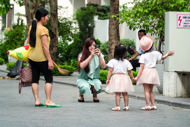 Ngày đầu đi học trở lại: Phụ huynh vui mừng, trẻ phấn khởi - 10 Ngày đầu đi học trở lại: Phụ huynh vui mừng, trẻ phấn khởi - 10