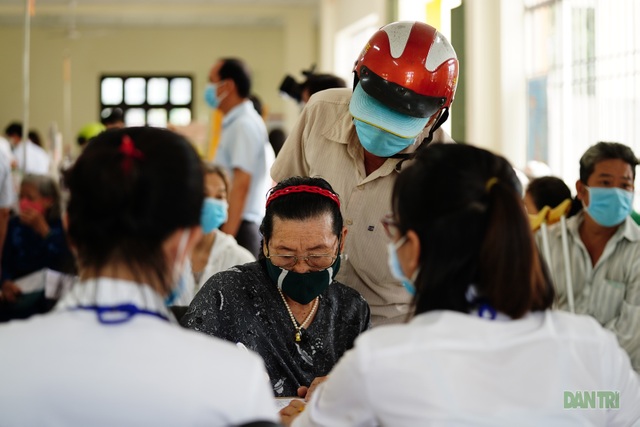 Thứ trưởng Lê Tấn Dũng: Triển khai gói hỗ trợ cần nhanh và chính xác! - 7 Thứ trưởng Lê Tấn Dũng: Triển khai gói hỗ trợ cần nhanh và chính xác! - 7