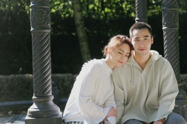 Chung Hân Đồng bị lộ chuyện ly hôn là do... La Chí Tường? - 1 Chung Hân Đồng bị lộ chuyện ly hôn là do... La Chí Tường? - 1