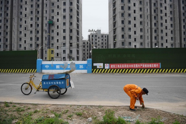 Dân TQ ồ ạt vay tiền mua nhà, đặt cược vào sự hồi phục của BĐS sau dịch - 1