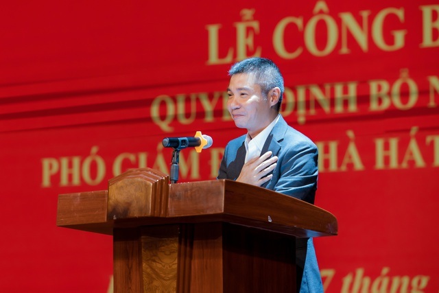 Thời “vô danh”, NSND Công Lý từng làm... người mẫu ca nhạc - 6 Thời “vô
danh”, NSND Công Lý từng làm... người mẫu ca nhạc - 6