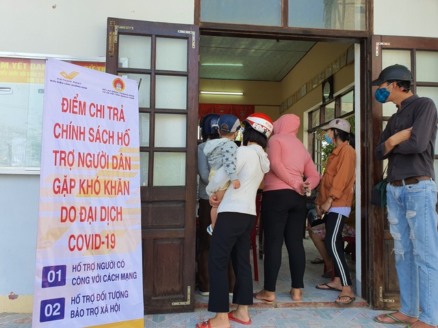 Tiền hỗ trợ của Chính phủ đã tới người dân gặp khó vì Covid-19 ở Quảng Nam - 1 Tiền hỗ trợ của Chính phủ đã tới người dân gặp khó vì Covid-19 ở Quảng Nam - 1