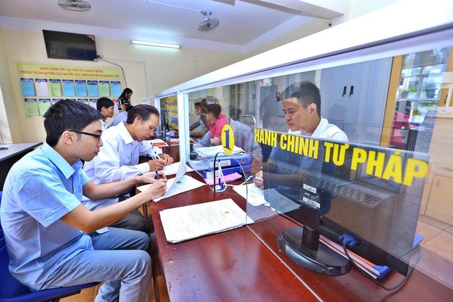 Công chức bị hạ bậc lương, không được bổ nhiệm vào chức vụ cao hơn - 2 Công chức bị hạ bậc lương, không được bổ nhiệm vào chức vụ cao hơn - 2