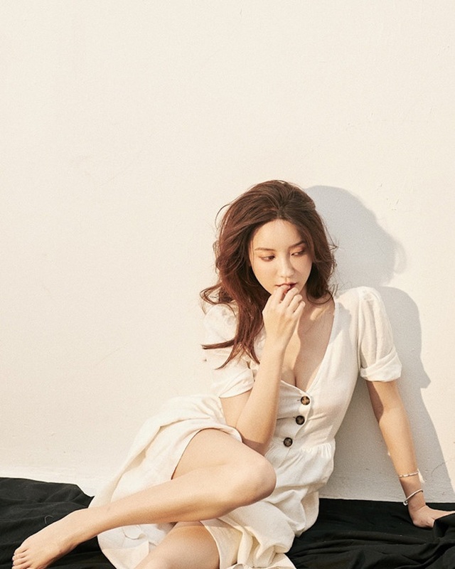 Hotgirl bị tố ngoại tình với chủ tịch Taobao bất ngờ đăng ảnh mặc váy cưới - 7 Hotgirl bị tố ngoại tình với chủ tịch Taobao bất ngờ đăng ảnh mặc váy cưới - 7