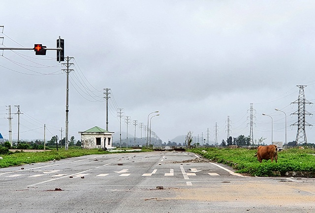Những người dân cả thập kỷ mắc kẹt trong chính nhà mình! - 4 Những người dân cả thập kỷ mắc kẹt trong chính nhà mình! - 4