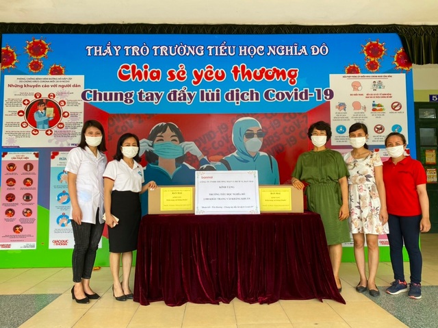 Sau nghỉ dịch Covid-19: Nhiều trường được trang bị khẩu trang kháng khuẩn cho học sinh - 2 Sau nghỉ dịch Covid-19: Nhiều trường được trang bị khẩu trang kháng khuẩn cho học sinh - 2