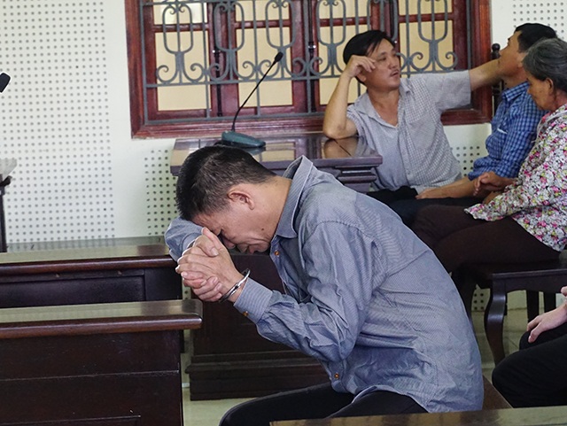 Giết người vì bị “trẻ con đánh”, người đàn ông bật khóc cầu xin sự tha thứ - 3 Giết người vì bị “trẻ con đánh”, người đàn ông bật khóc cầu xin sự tha thứ - 3