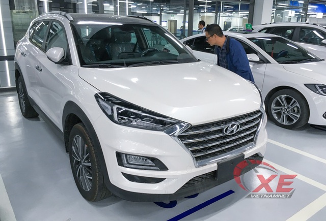 Ô tô mới tấp nập ra mắt, giá giảm liên tục vẫn ế khách - 2 Ô tô mới tấp nập ra mắt, giá giảm liên tục vẫn ế khách - 2