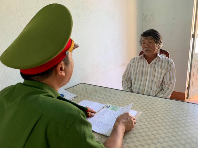 Người đàn ông trồng hơn 1.000 cây cần sa trong rẫy vắng - 2 Người đàn ông trồng hơn 1.000 cây cần sa trong rẫy vắng - 2