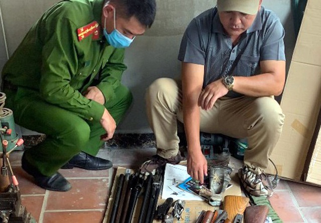 Hanoi: Bored of shooting birds, use air pistols to shoot people from high floors of apartments! - 2