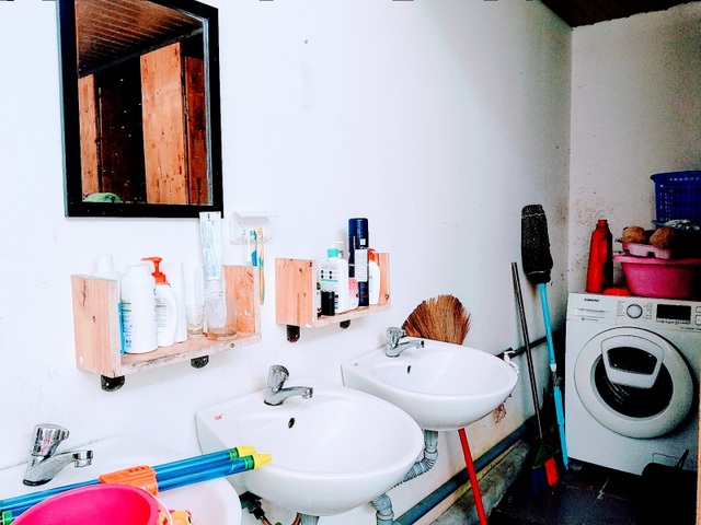 Chi 100 triệu đồng, người thuê nhà cải tạo sân phơi thành nhà ở - 11 Chi 100 triệu đồng, người thuê nhà cải tạo sân phơi thành nhà ở - 11