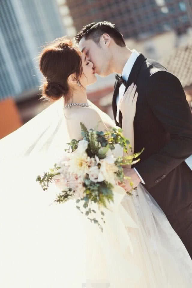 Hậu ly hôn: Chồng cũ tuyệt tình, Chung Hân Đồng vẫn giữ ảnh cưới - 4 Hậu ly hôn: Chồng cũ tuyệt tình, Chung Hân Đồng vẫn giữ ảnh cưới - 4