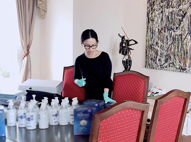 Hà Phương - vợ tỷ phú Chính Chu tiết lộ cuộc sống tại Mỹ trong mùa dịch - 1 Hà Phương - vợ tỷ phú Chính Chu tiết lộ cuộc sống tại Mỹ trong mùa dịch - 1