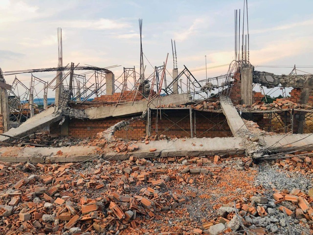 Thủ tướng yêu cầu khẩn trương điều tra vụ sập tường khiến 10 người chết - 1 Thủ tướng yêu cầu khẩn trương điều tra vụ sập tường khiến 10 người chết - 1